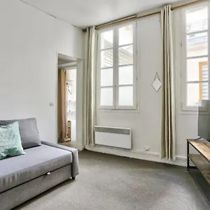 https://hotel-appartement-quartier-dans-le-marais-de-ville.fr-paris.fr